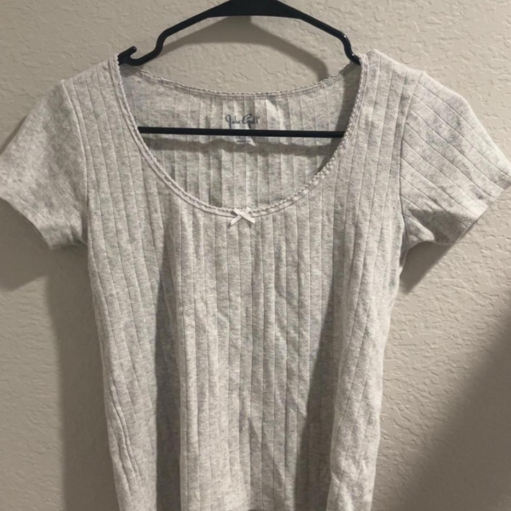 Brandy Melville Light Gray Ribbed Short Sleeve Top